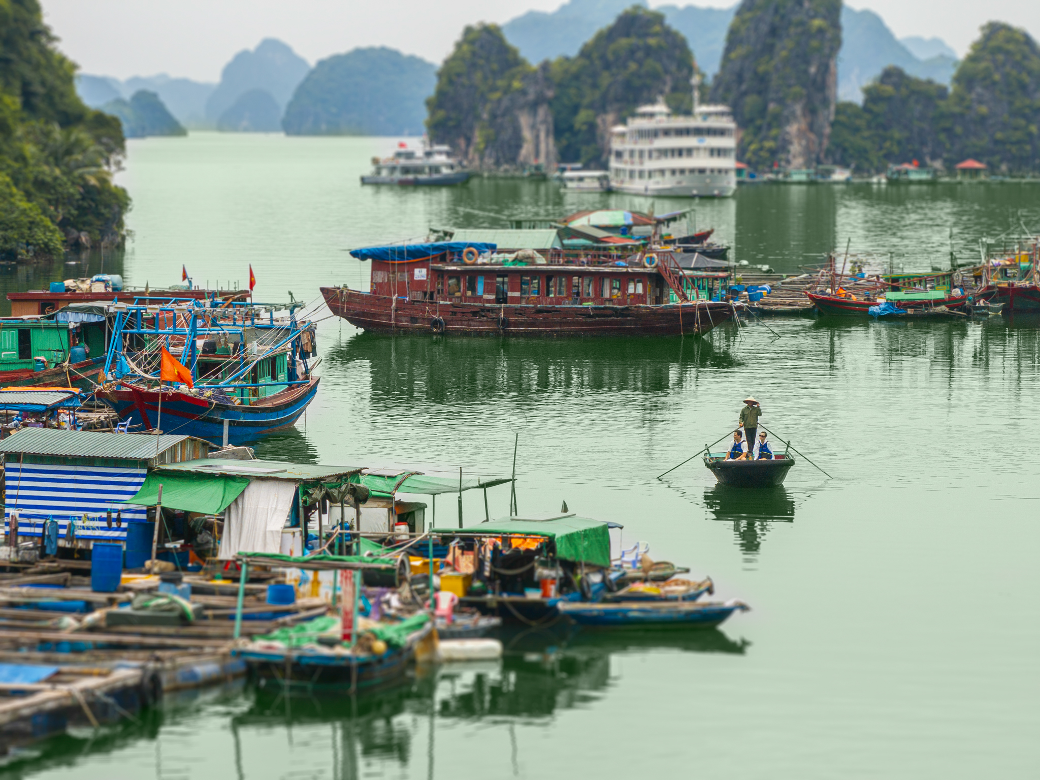 Cua Van Fishing Village, Ha Long Bay