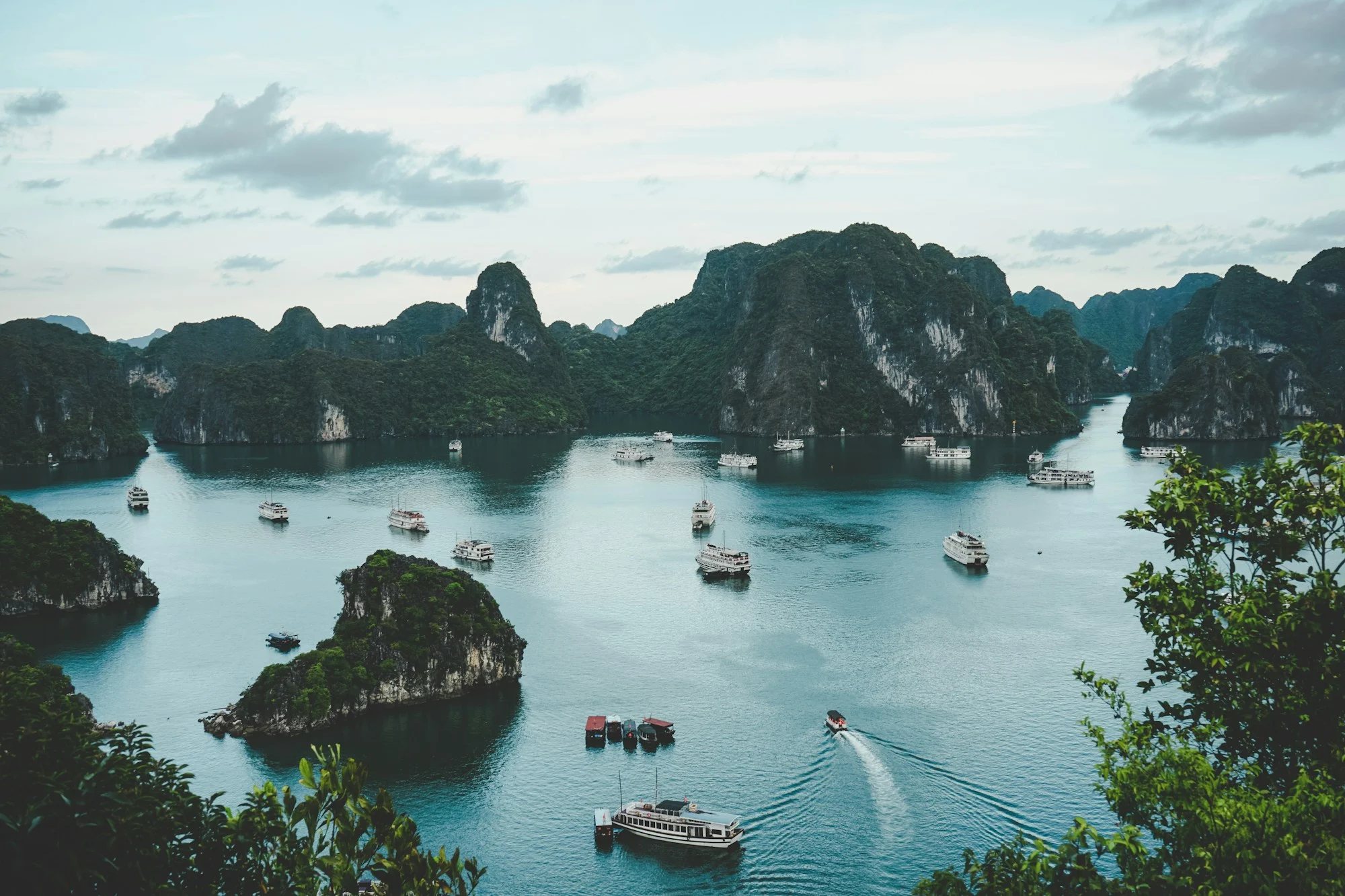 Sung Sot Cave, Ha Long Bay
